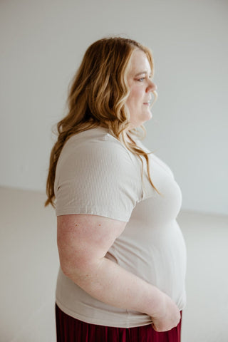 CROPPED SHORT SLEEVE RIBBED TEE IN SAND - Love Marlow