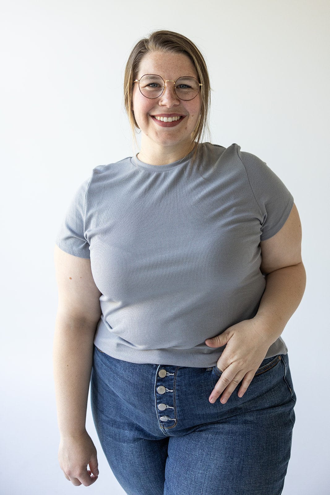 CROPPED SHORT SLEEVE RIBBED TEE IN SANTORINI BLUE - Love Marlow