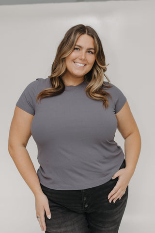 CROPPED SHORT SLEEVE RIBBED TEE IN STORMY - Love Marlow