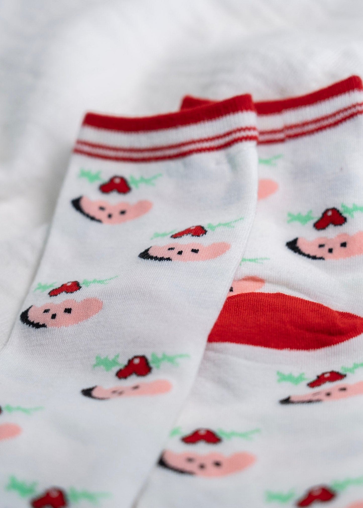CUTESIE HOLIDAY PATTERNED SOCKS - Love Marlow