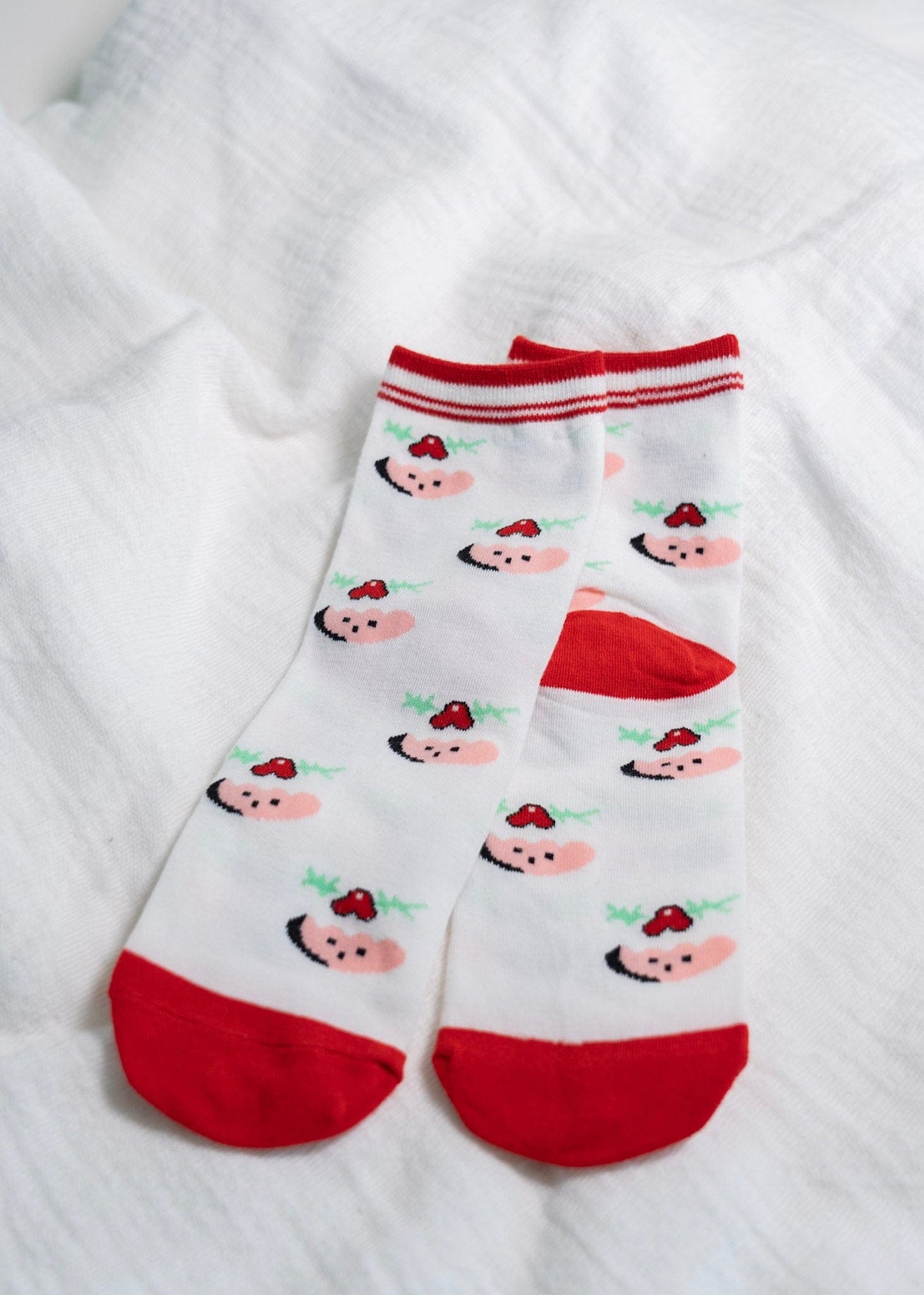 CUTESIE HOLIDAY PATTERNED SOCKS - Love Marlow
