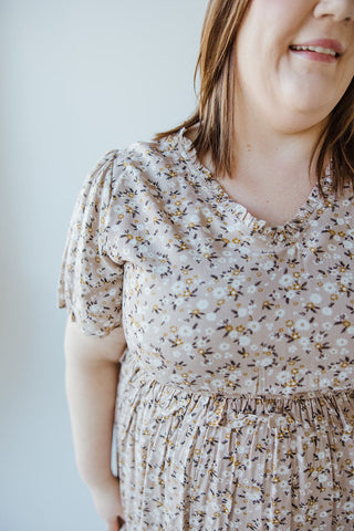 DAINTY FLORAL DRESS WITH FEMININE RUFFLE DETAIL - Love Marlow