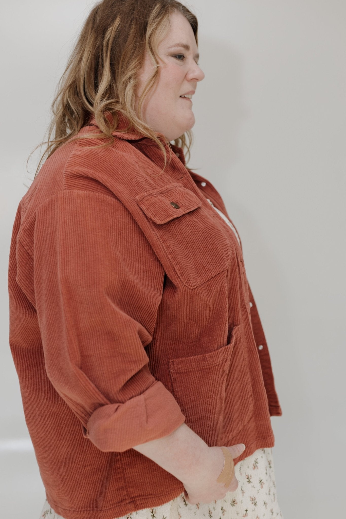 DOUBLE POCKET CORDUROY JACKET IN BRICK - Love Marlow