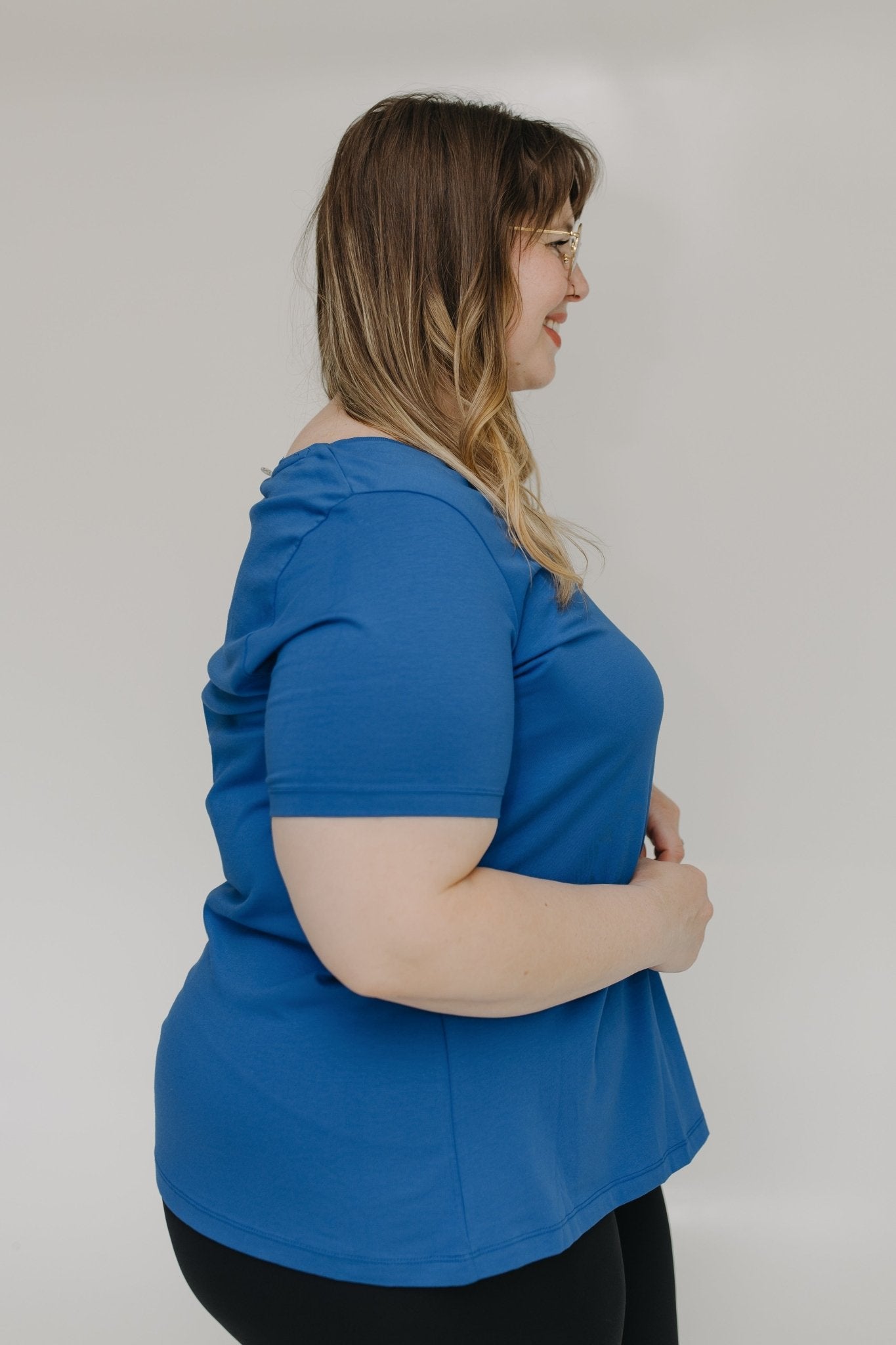 ESSENTIAL BOYFRIEND FIT V - NECK TEE IN BOSS BLUE - Love Marlow