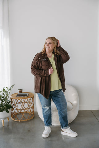 ESSENTIAL BOYFRIEND FIT V - NECK TEE IN LIMA - Love Marlow