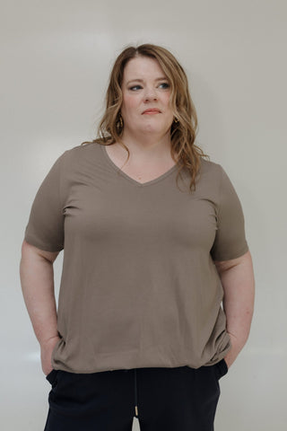 ESSENTIAL BOYFRIEND FIT V - NECK TEE IN STONE - Love Marlow