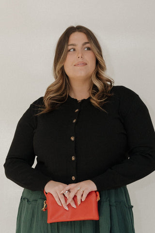 ESSENTIAL BUTTON FRONT CARDIGAN IN BLACK - Love Marlow
