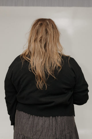 ESSENTIAL BUTTON FRONT CARDIGAN IN BLACK - Love Marlow