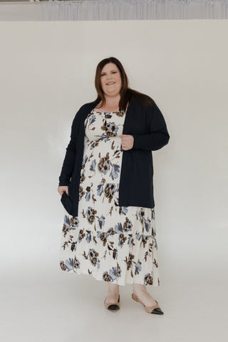 ESSENTIAL LIGHTWEIGHT LONG - SLEEVED CARDIGAN IN DEEP NAVY - Love Marlow
