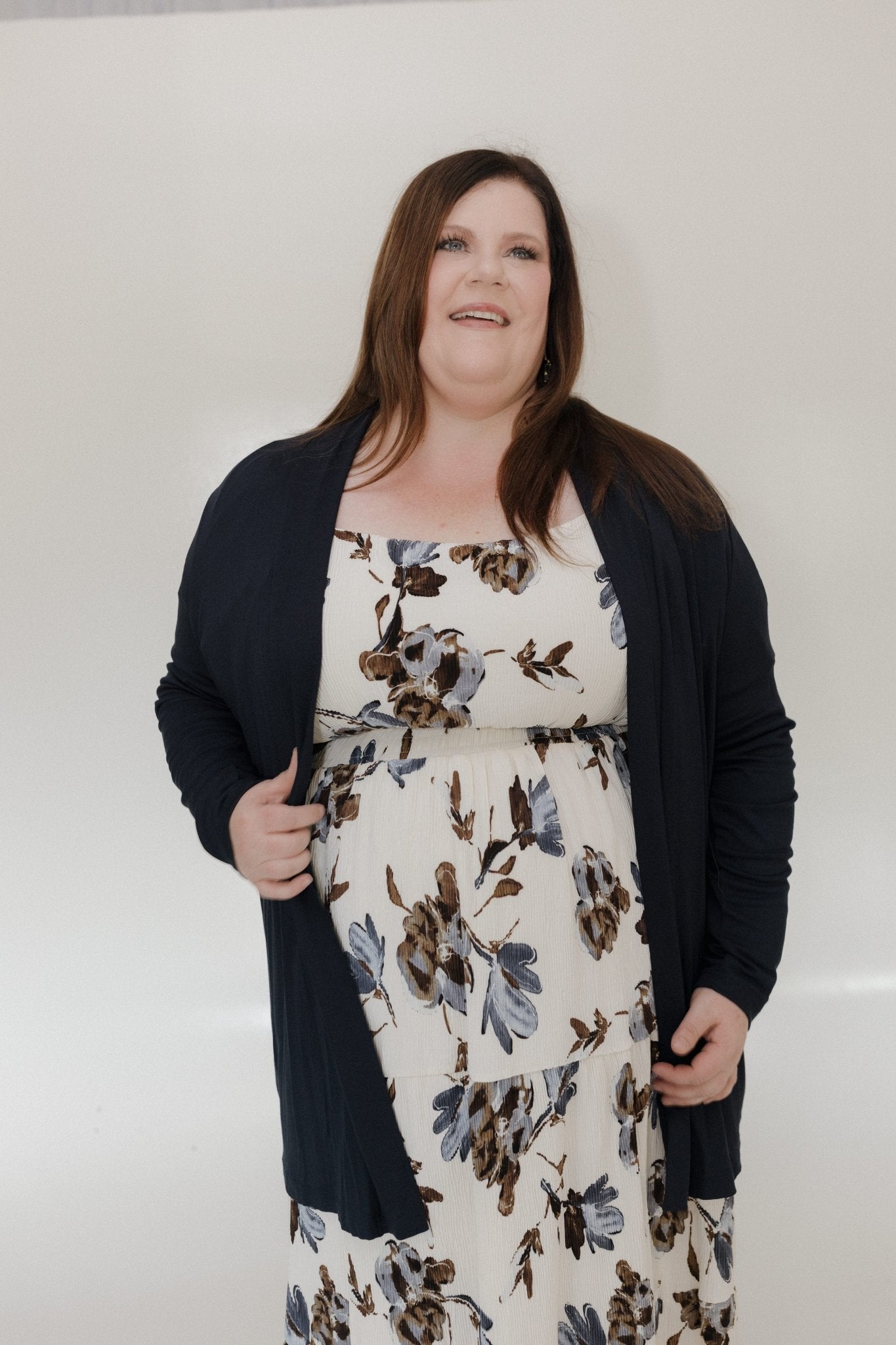 ESSENTIAL LIGHTWEIGHT LONG - SLEEVED CARDIGAN IN DEEP NAVY - Love Marlow