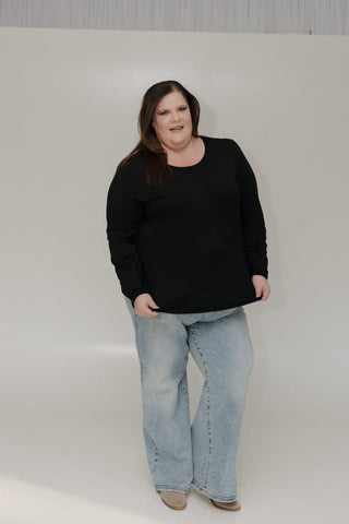 ESSENTIAL LONG SLEEVE SCOOP NECK TEE IN BLACK - Love Marlow