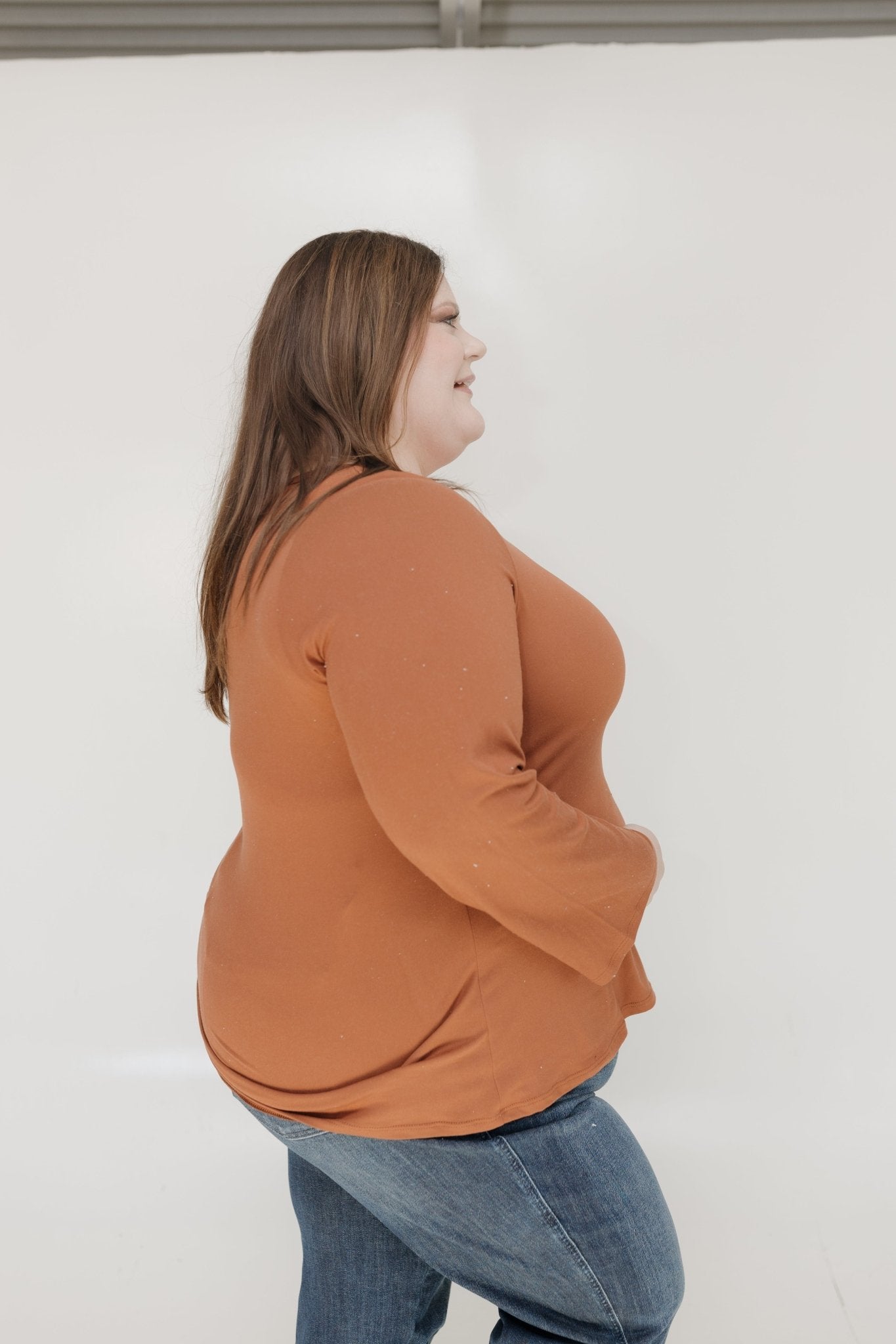 ESSENTIAL LONG SLEEVE SUPER SOFT TEE IN CINNAMON - Love Marlow