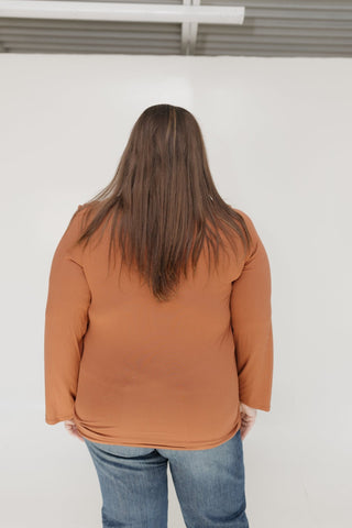 ESSENTIAL LONG SLEEVE SUPER SOFT TEE IN CINNAMON - Love Marlow