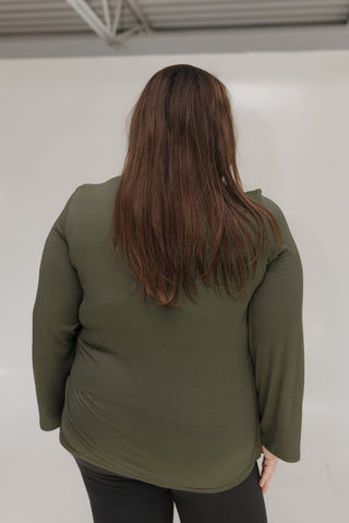 ESSENTIAL LONG SLEEVE SUPER SOFT TEE IN DARK SPRING - Love Marlow