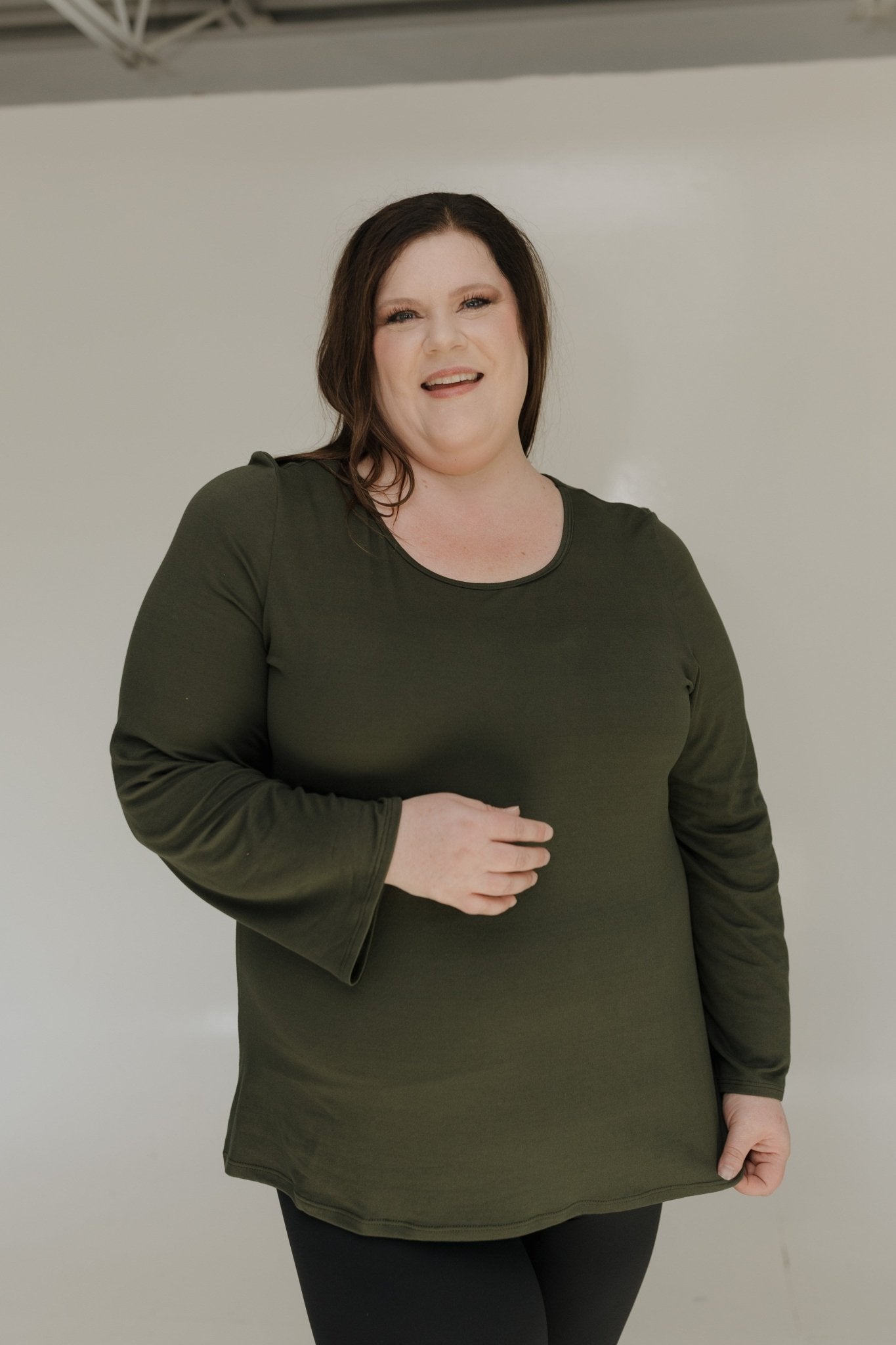 ESSENTIAL LONG SLEEVE SUPER SOFT TEE IN DARK SPRING - Love Marlow