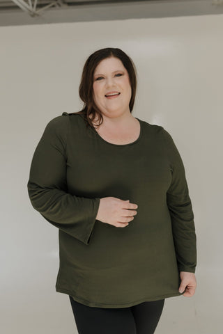 ESSENTIAL LONG SLEEVE SUPER SOFT TEE IN DARK SPRING - Love Marlow