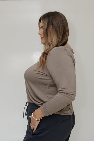 ESSENTIAL LONG SLEEVE V - NECK TEE IN STONE - Love Marlow