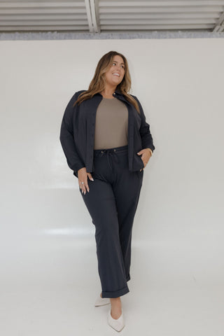 ESSENTIAL LONG SLEEVE V - NECK TEE IN STONE - Love Marlow