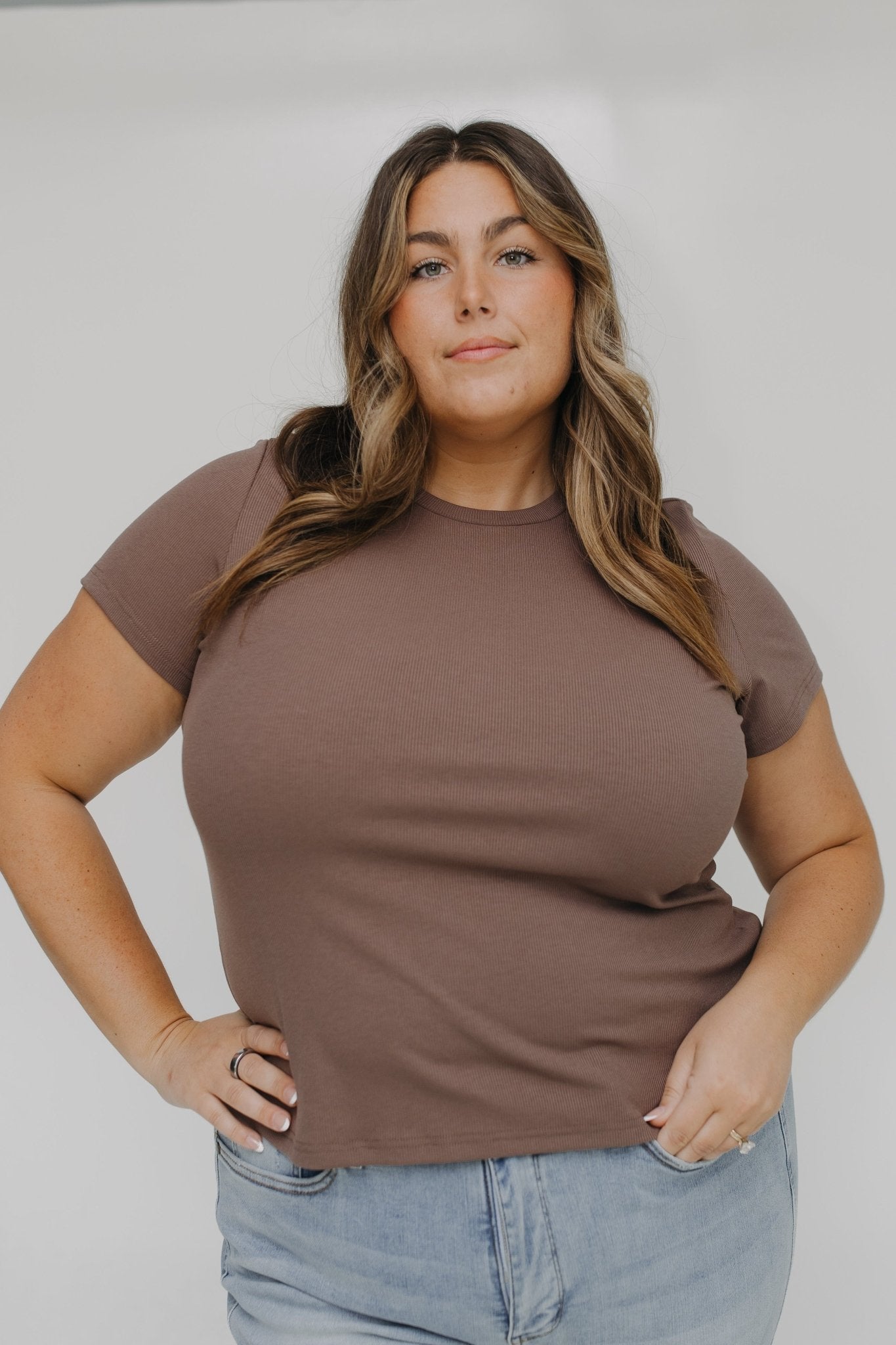 ESSENTIAL SHORT SLEEVE RIBBED CREW NECK TEE IN CAFE NOIR - Love Marlow