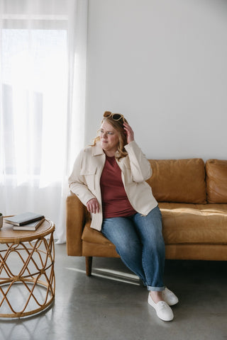 ESSENTIAL SHORT SLEEVE RIBBED CREW NECK TEE IN CINNAMON SLATE - Love Marlow