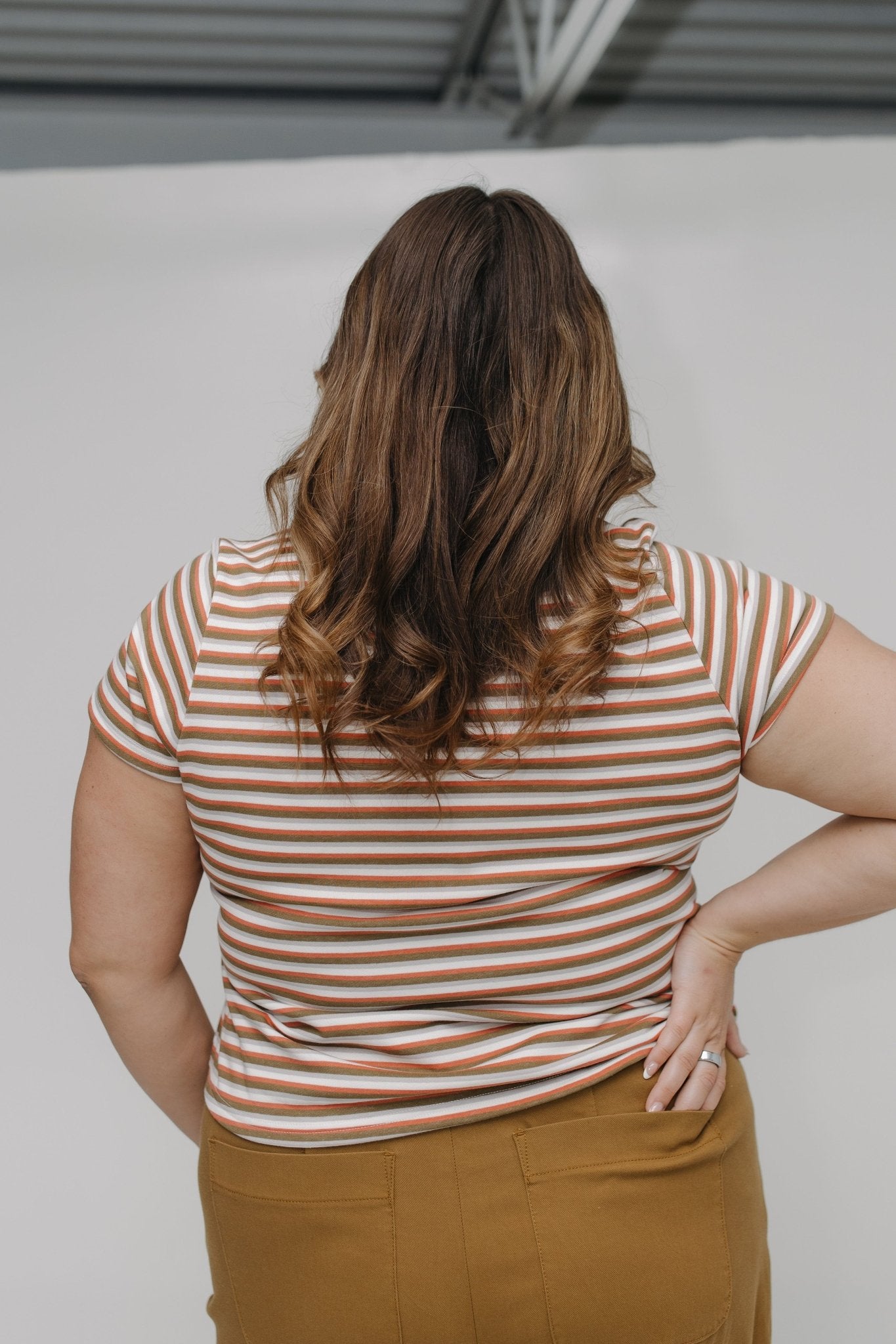 ESSENTIAL SHORT SLEEVE STRIPED CREW NECK TEE IN CACTUS - Love Marlow