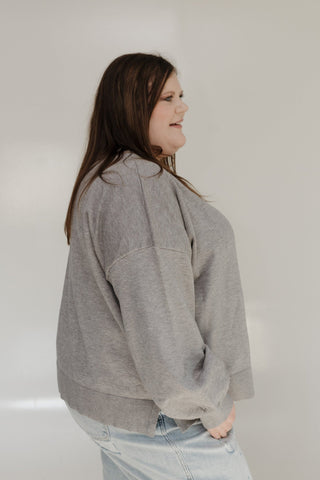 ESSENTIAL SWEATER WITH RIBBED HEM IN DARK HEATHER - Love Marlow