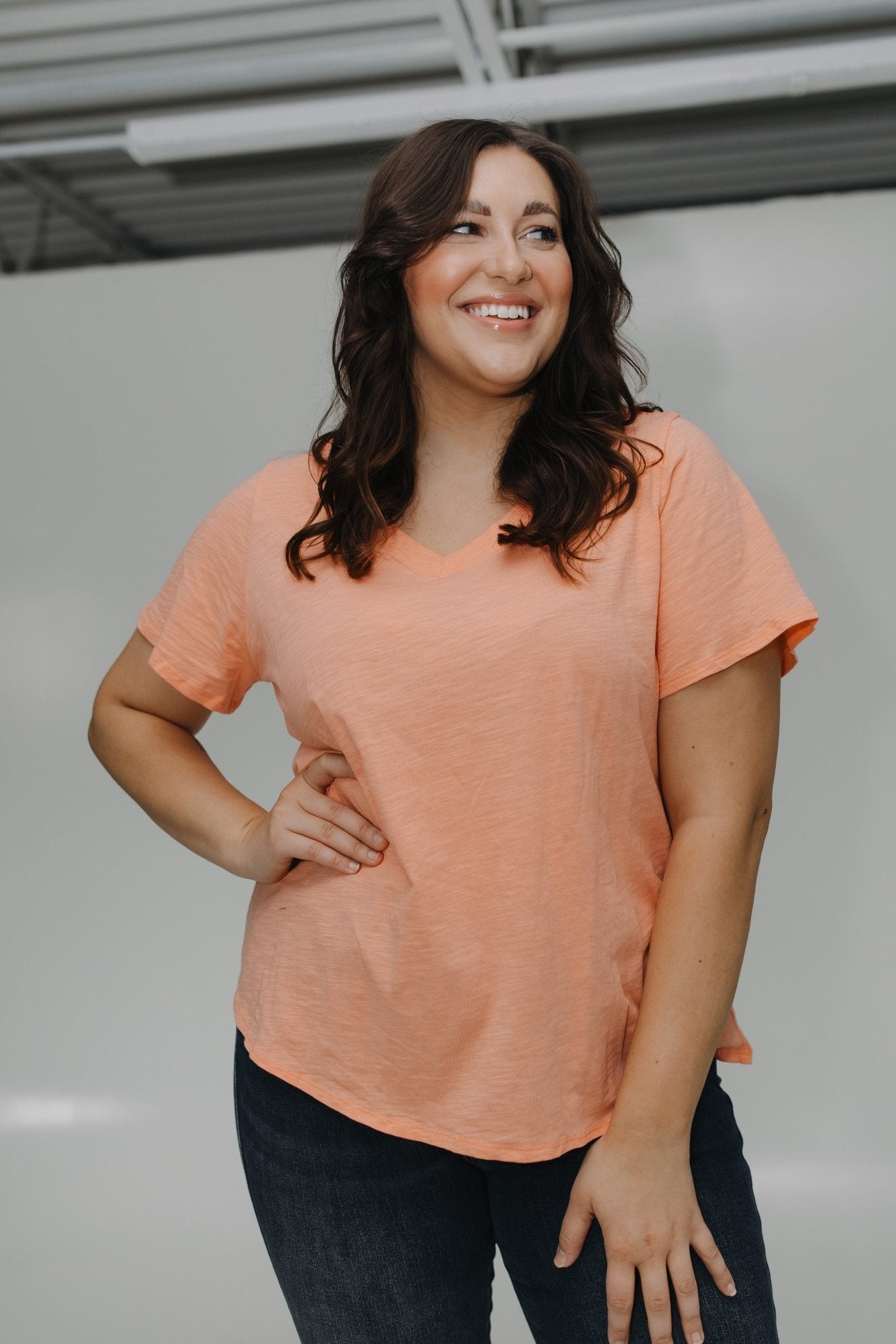 ESSENTIAL TEXTURED V - NECK TEE IN SPICY CORAL - Love Marlow