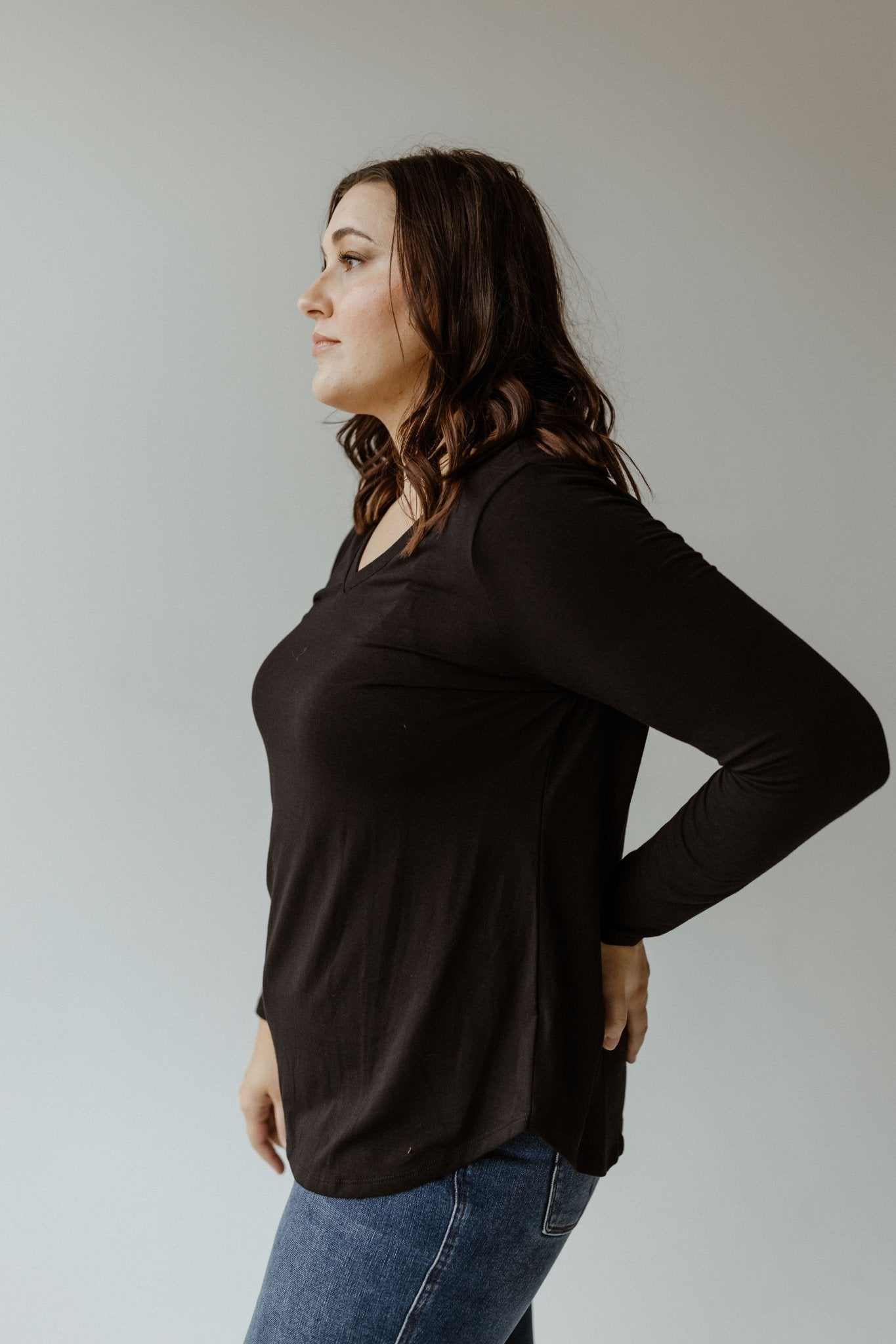 ESSENTIAL V - NECK LONG - SLEEVED TEE IN BLACK - Love Marlow