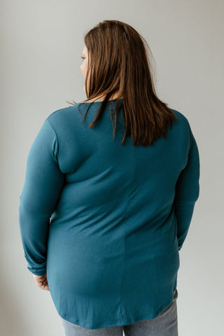 ESSENTIAL V - NECK LONG - SLEEVED TEE IN PEACOCK SAPPHIRE - Love Marlow