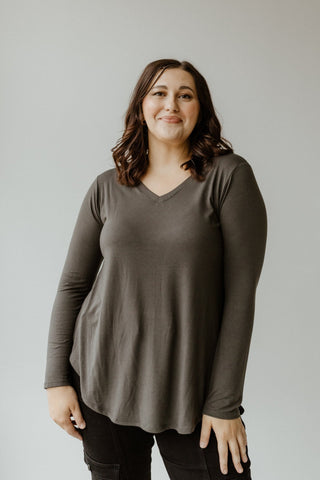 ESSENTIAL V - NECK LONG - SLEEVED TEE IN URBAN CITYSCAPE - Love Marlow