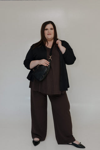 ESSENTIAL WRINKLE - FREE BUTTON - UP BLOUSE IN BLACK - Love Marlow