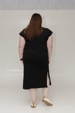 EVERYDAY ESSENTIALS CREW NECK MIDI T - SHIRT DRESS WITH SIDE SLIT IN BLACK - Love Marlow