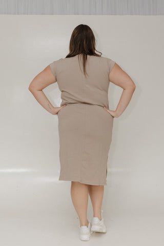 EVERYDAY ESSENTIALS CREW NECK MIDI T - SHIRT DRESS WITH SIDE SLIT IN MOCHA - Love Marlow
