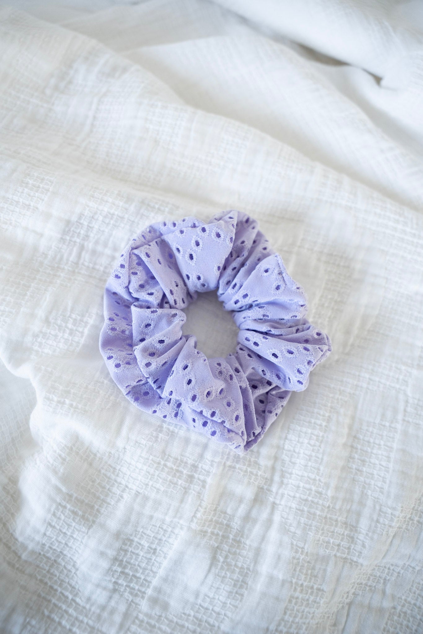 EYELET LACE SCRUNCHIE IN LILAC - Love Marlow