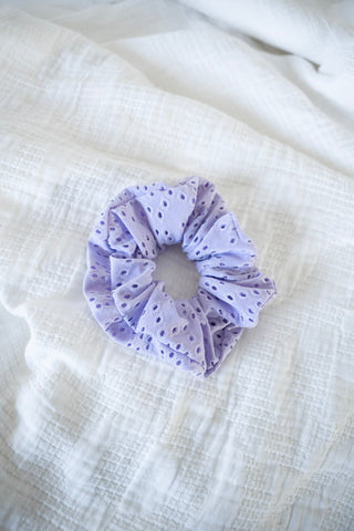 EYELET LACE SCRUNCHIE IN LILAC - Love Marlow