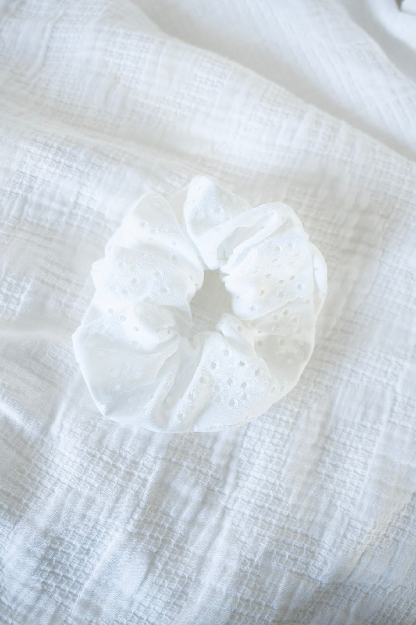 EYELET LACE SCRUNCHIE IN WHITE - Love Marlow