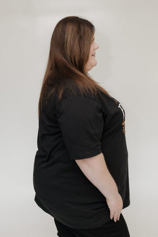"FARM FRESH PUMPKINS" WITH TRUCK GRAPHIC TEE IN BLACK - Love Marlow
