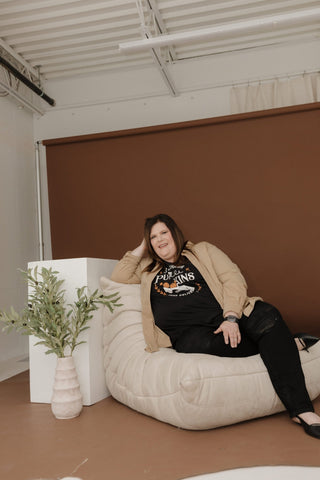 "FARM FRESH PUMPKINS" WITH TRUCK GRAPHIC TEE IN BLACK - Love Marlow
