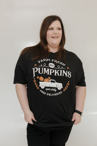 "FARM FRESH PUMPKINS" WITH TRUCK GRAPHIC TEE IN BLACK - Love Marlow