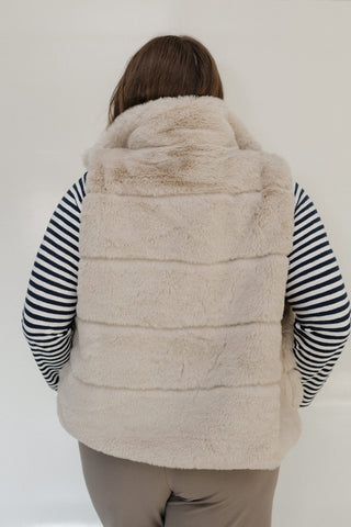 FAUX FUR VEST IN OATMEAL - Love Marlow