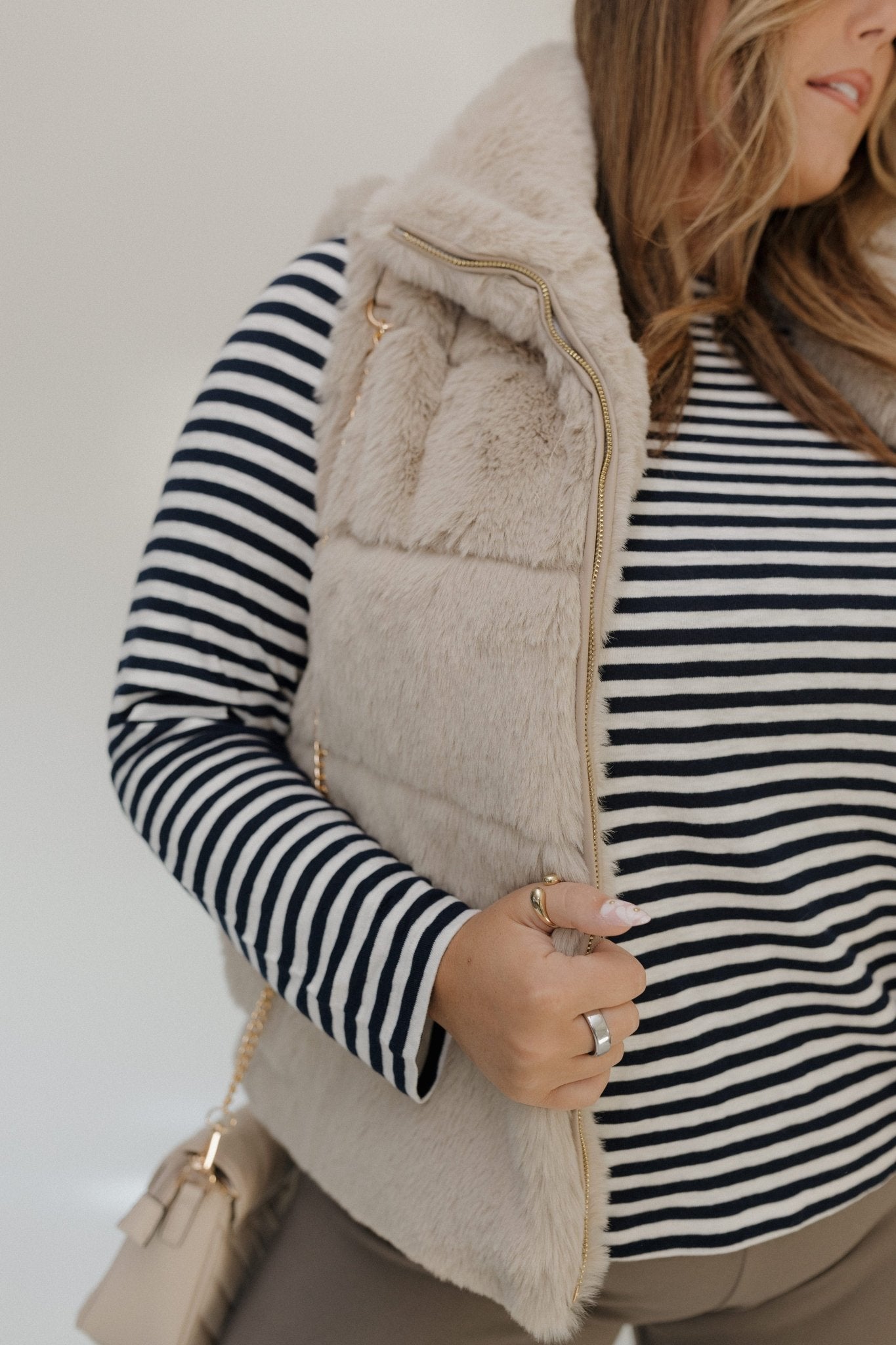 FAUX FUR VEST IN OATMEAL - Love Marlow