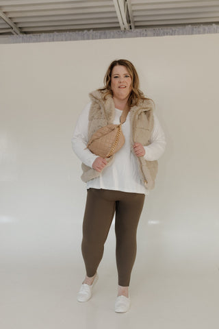 FAUX FUR VEST IN OATMEAL - Love Marlow