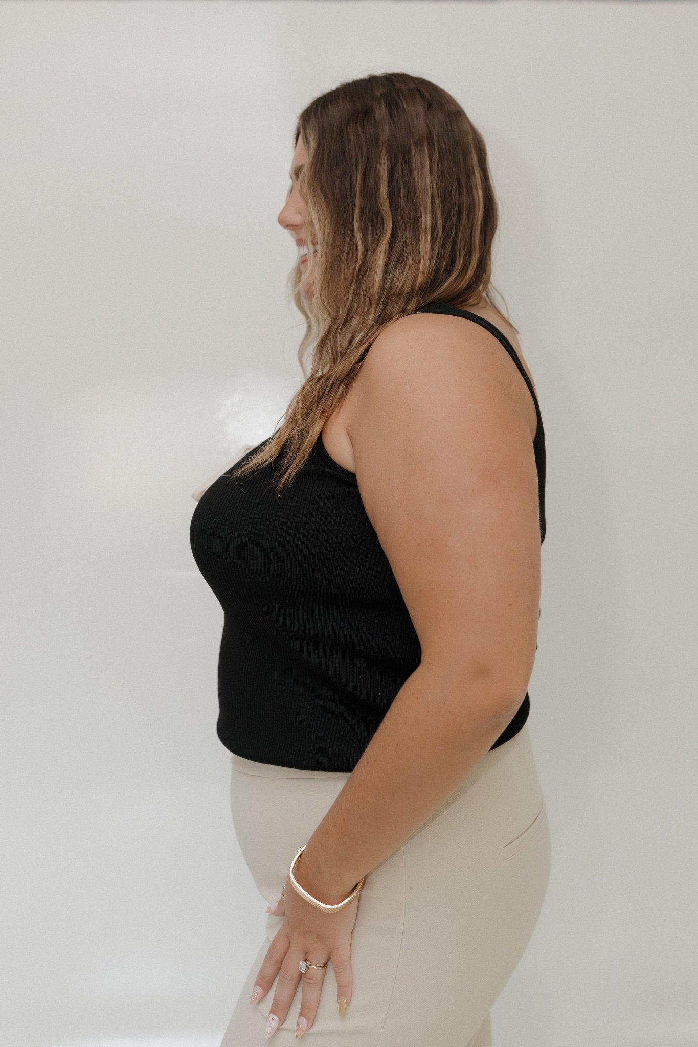 FEMININE RIBBED SWEATER TANK WITH BOW - Love Marlow