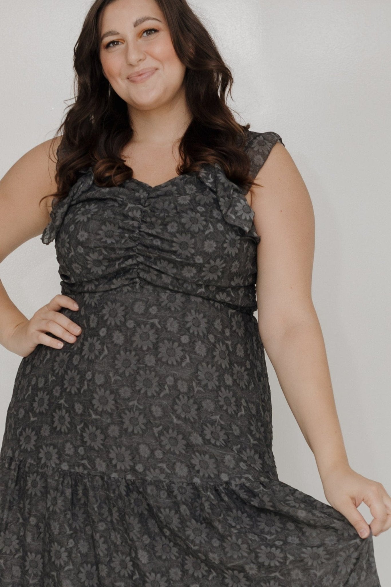 FEMININE TEXTURED FLORAL PATTERN MIDI LENGTH DRESS - Love Marlow