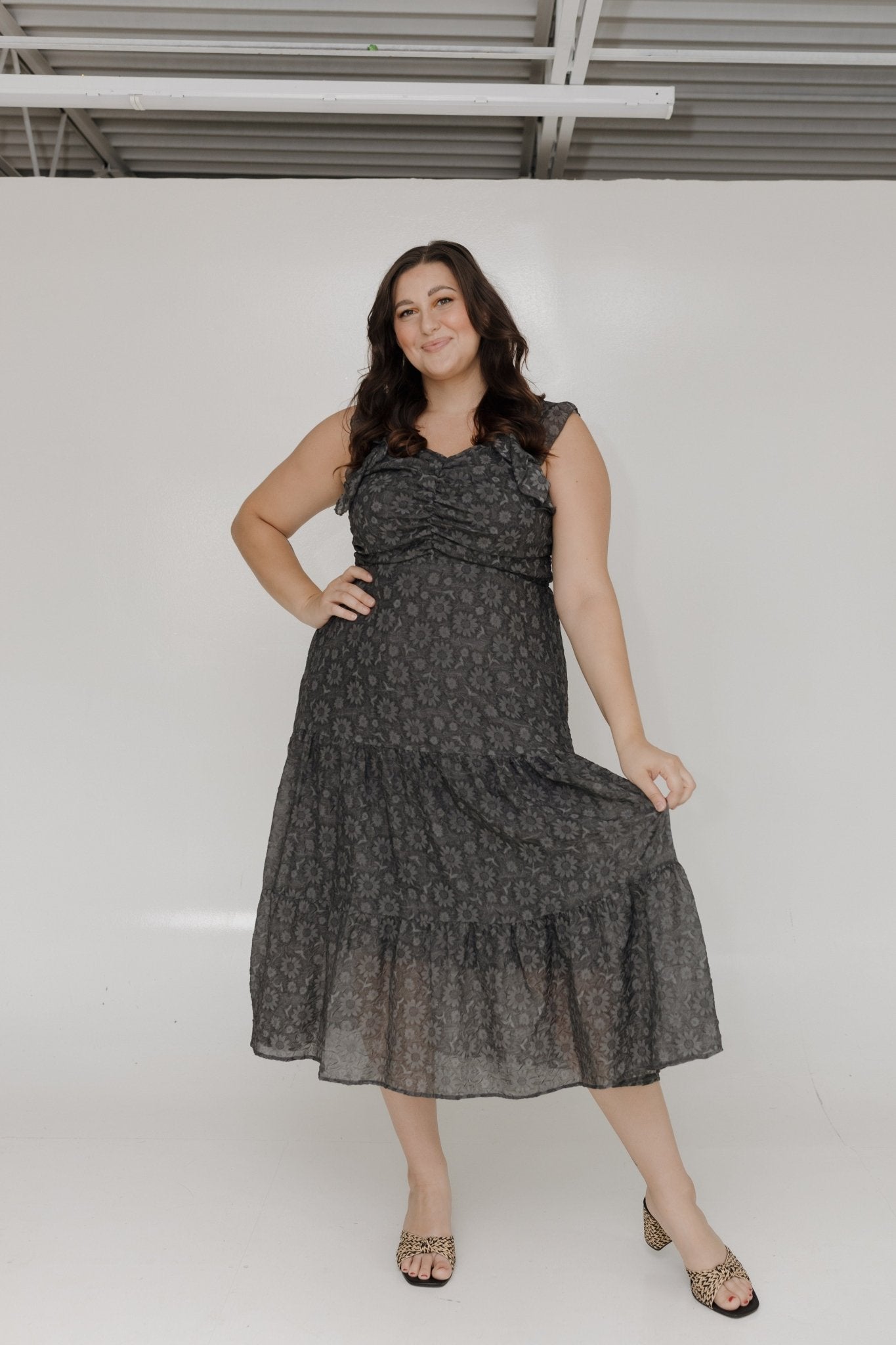 FEMININE TEXTURED FLORAL PATTERN MIDI LENGTH DRESS - Love Marlow