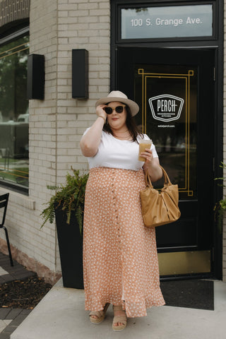 FLOPPY FOLDED FAUX LEATHER TOTE IN FAWN - Love Marlow