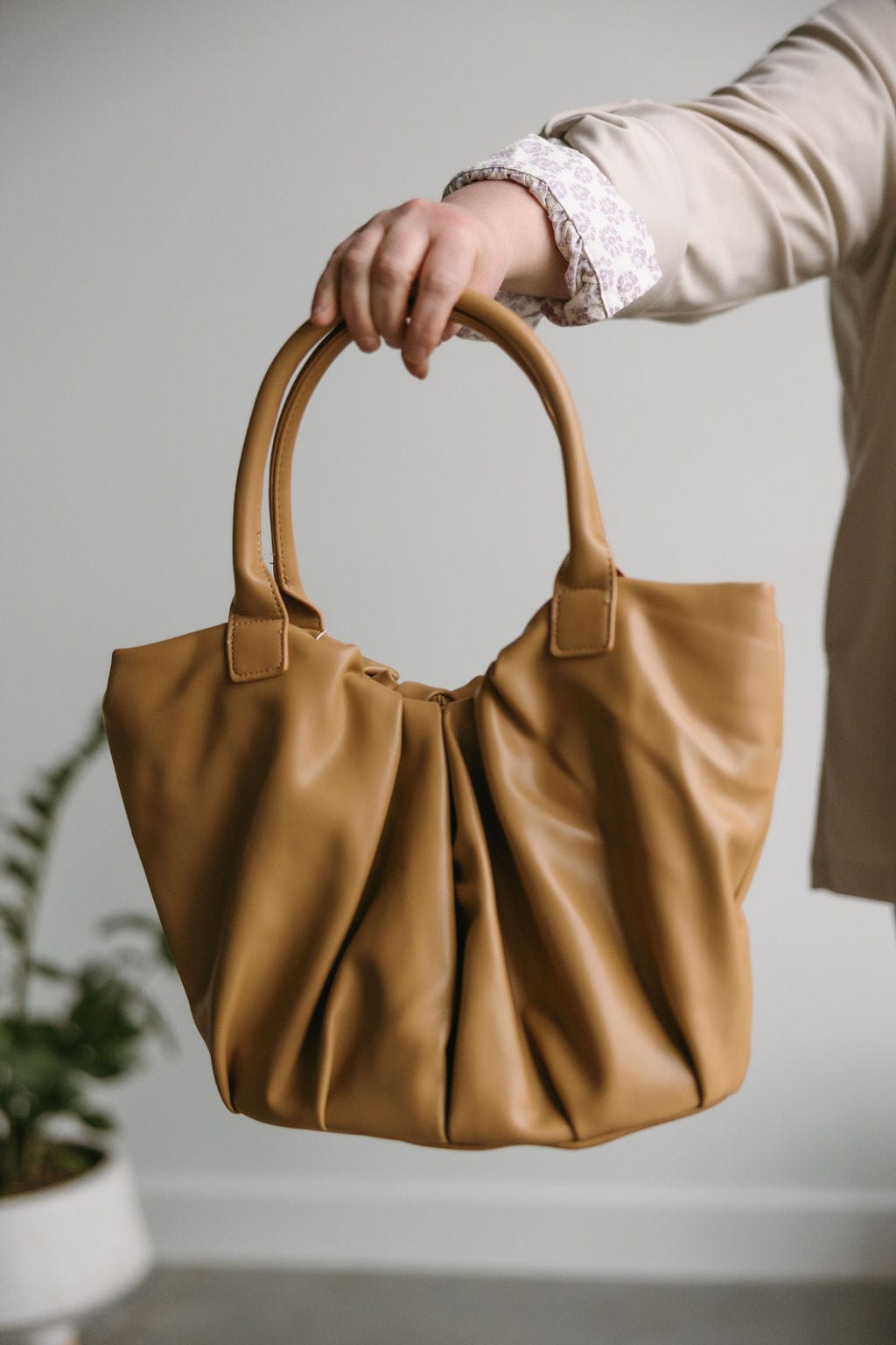 FLOPPY FOLDED FAUX LEATHER TOTE IN FAWN - Love Marlow