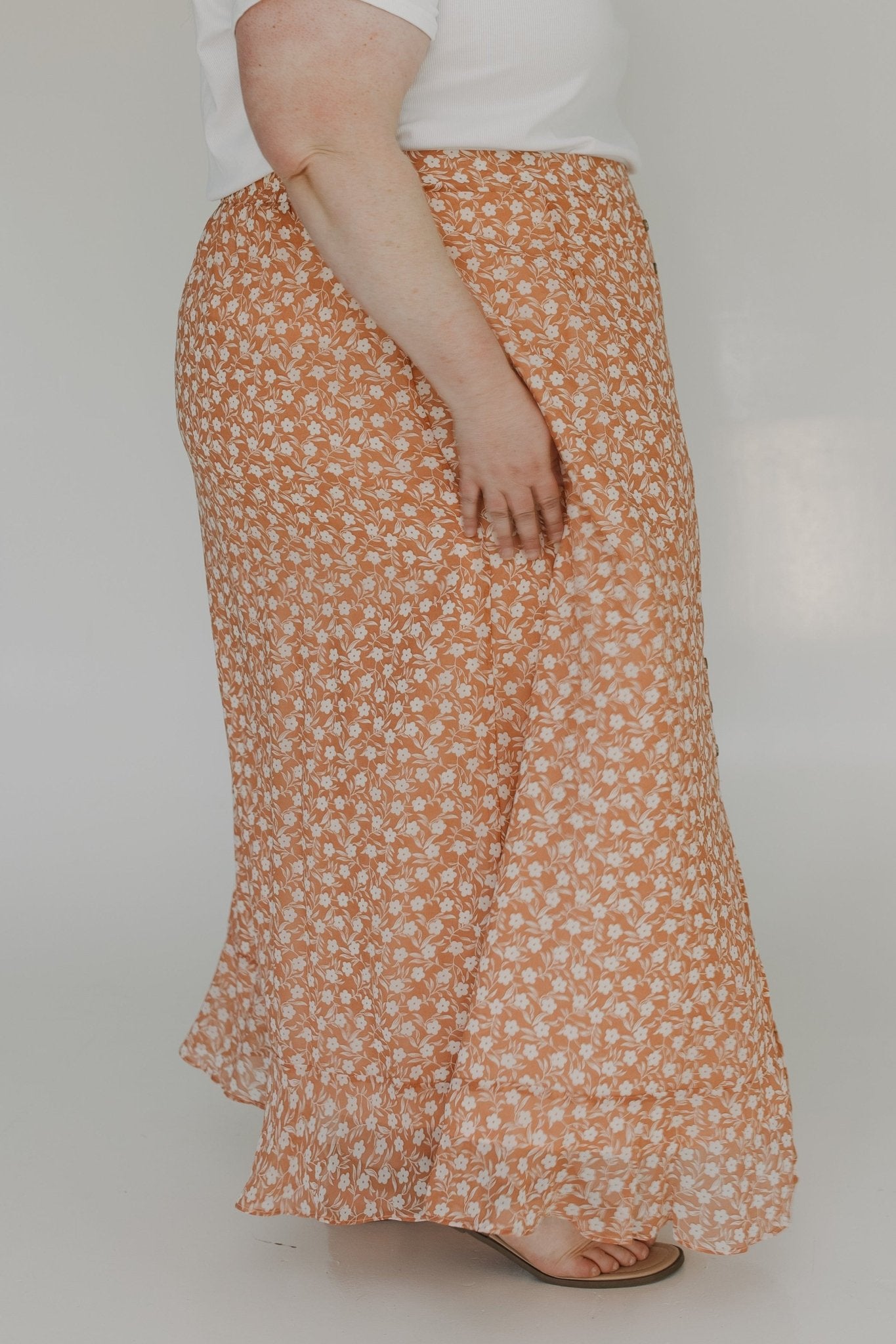 FLORAL BUTTON FRONT SKIRT WITH KICK - HEM - Love Marlow