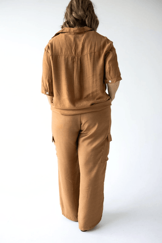 FLOWY WIDE LEG CARGO PANTS IN URBAN BRONZE - Love Marlow