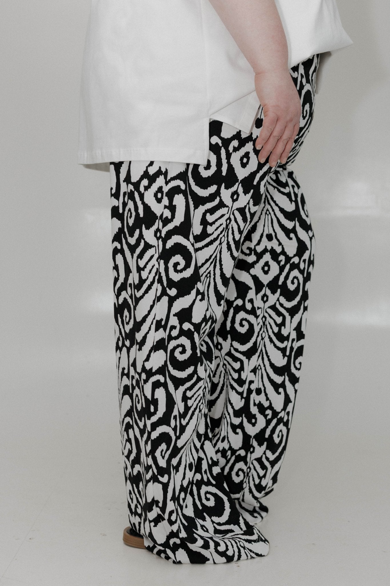 Flowy Wide Leg Pants – Abstract Print - Love Marlow